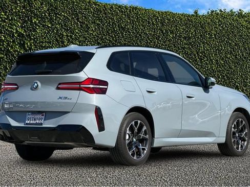 Used 2025 BMW X3 xDrive30i w/ Premium Package AWD/4WD image 4