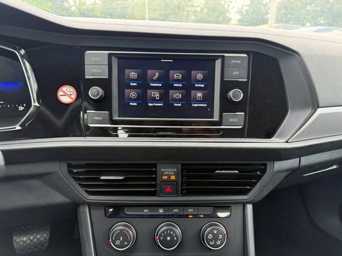 Certified 2024 Volkswagen Jetta S FWD image 25
