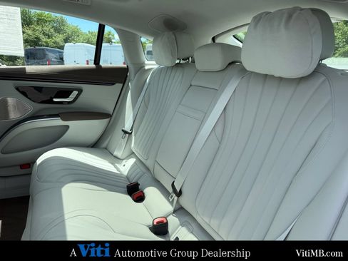 Certified 2022 Mercedes-Benz EQS 580 4MATIC Sedan image 22