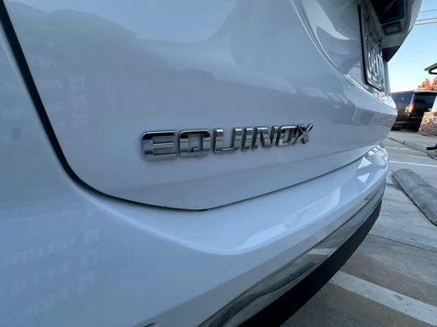 Used 2018 Chevrolet Equinox LT FWD image 13