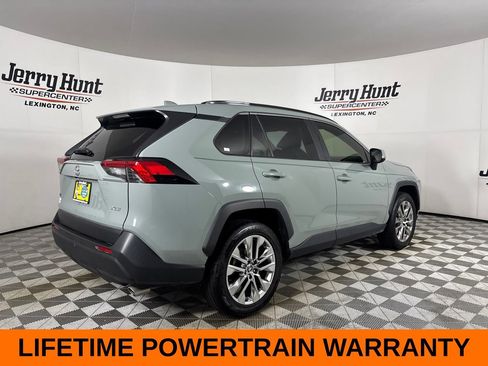 Used 2021 Toyota RAV4 XLE Premium FWD image 5