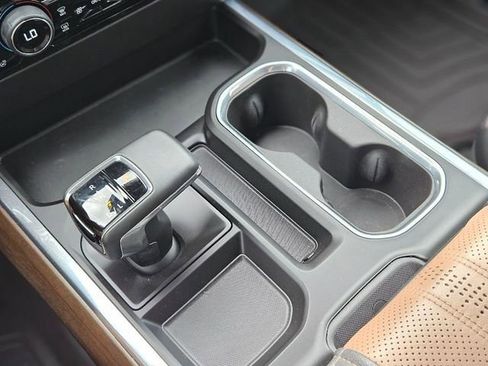 Used 2024 Chevrolet Silverado 1500 High Country w/ Technology Package image 25