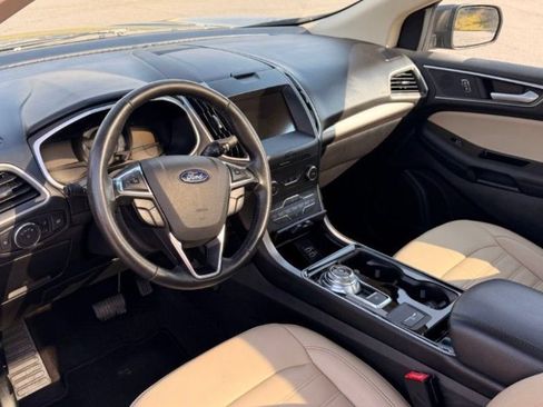 Used 2019 Ford Edge SEL w/ Equipment Group 201A FWD image 3