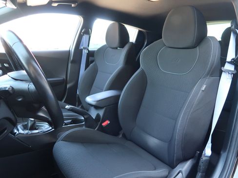 Used 2020 Hyundai Veloster N w/ Performance Package image 12