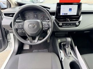Used 2025 Toyota Corolla LE video 2