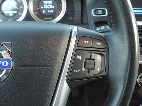 Used 2013 Volvo XC60 T6 AWD/4WD image 32