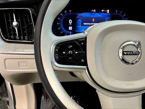 Certified 2023 Volvo XC60 B5 Plus w/ Climate Package image 22