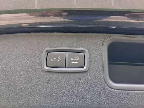 Certified 2026 Porsche Macan AWD/4WD image 27