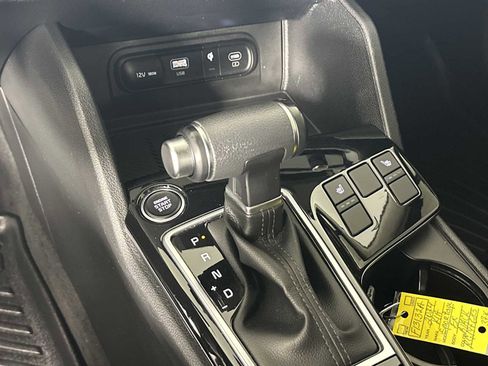 Used 2024 Kia Sportage EX image 29