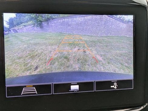 Used 2020 Chevrolet Traverse LT AWD/4WD image 14