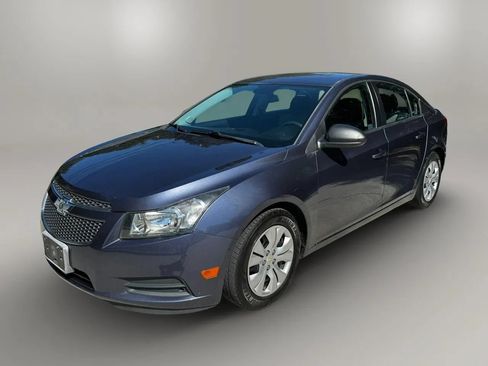 Used 2014 Chevrolet Cruze LS FWD image 6