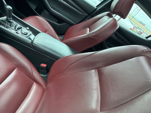 Used 2023 MAZDA MAZDA3 s FWD image 5