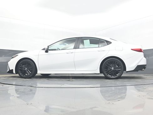 Used 2025 Toyota Camry SE FWD image 26