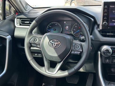 Used 2022 Toyota RAV4 XLE Premium AWD/4WD image 41