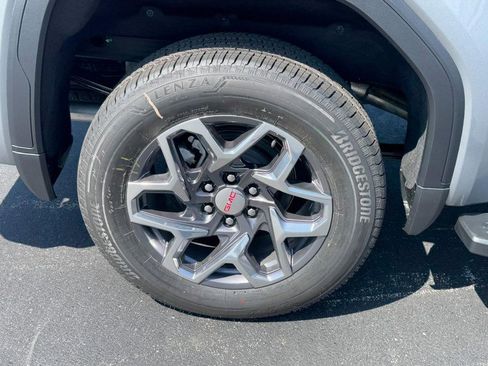 New 2026 GMC Sierra 1500 SLT w/ SLT Premium Package image 4