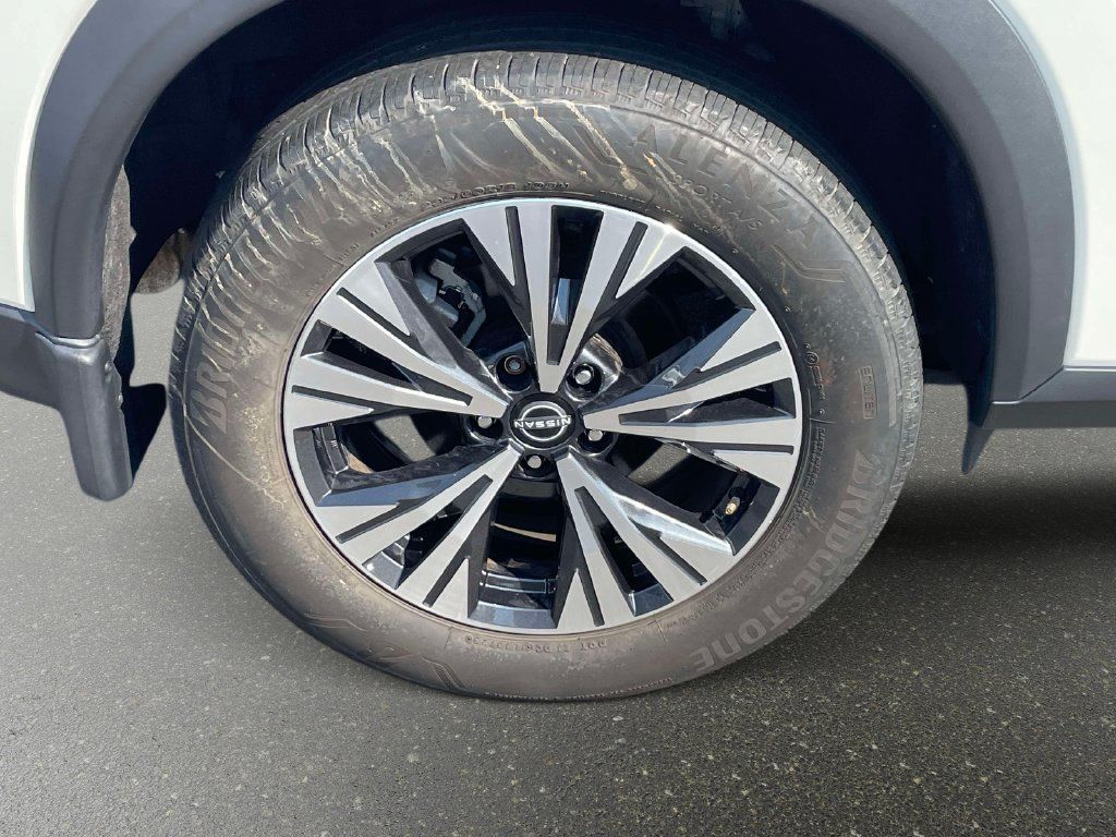 Used 2023 Nissan Rogue SL AWD/4WD image 7