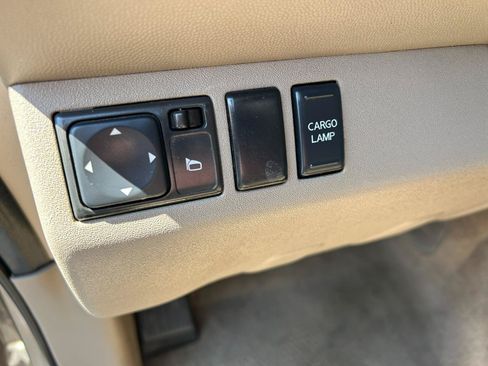 Used 2009 Nissan Frontier LE w/ LE Value Truck Pkg AWD/4WD image 10