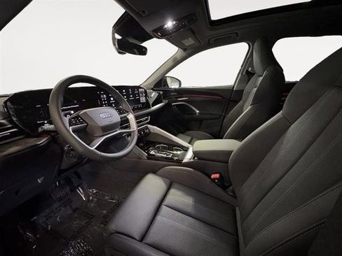 Certified 2025 Audi Q5 Premium w/ Premium Plus AWD/4WD image 9