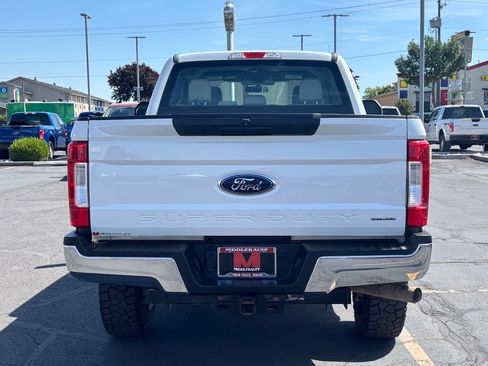 Used 2018 Ford F250 XL w/ Power Equipment Group AWD/4WD image 4