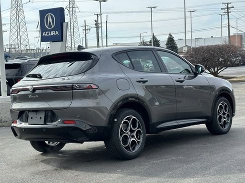 New 2025 Alfa Romeo Tonale w/ Premium Package image 5