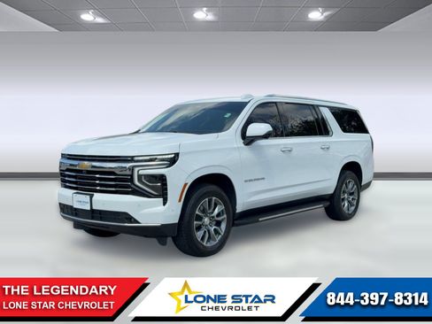 Used 2025 Chevrolet Suburban LT w/ Comfort Package RWD image 1