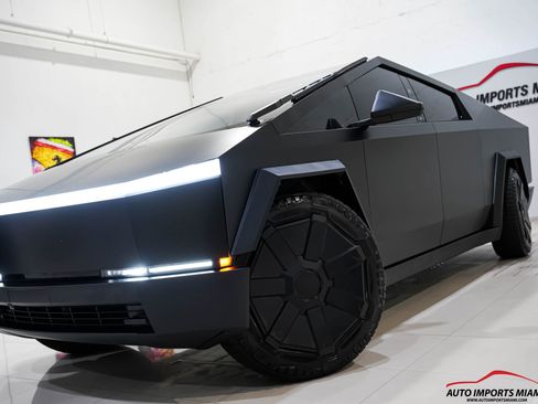 Used 2024 Tesla Cybertruck Cyberbeast image 31