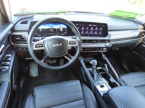 Certified 2024 Kia Telluride SX Prestige w/ Towing Package AWD/4WD image 4