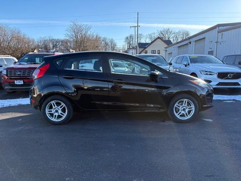 Used 2019 Ford Fiesta SE image 2