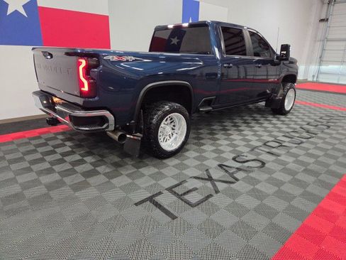 Used 2022 Chevrolet Silverado 2500 LT w/ Convenience Package image 25