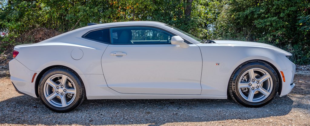 Used 2023 Chevrolet Camaro LT RWD image 6