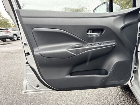 Used 2025 Nissan Versa SV image 13