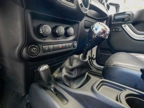 Used 2016 Jeep Wrangler Unlimited Rubicon AWD/4WD image 68