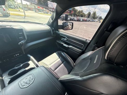 Used 2025 RAM 1500 Laramie AWD/4WD image 17