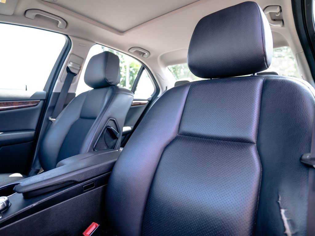 Used 2012 Mercedes-Benz C 300 4MATIC Sedan image 7
