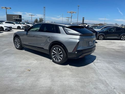 Used 2024 Cadillac Lyriq Sport AWD/4WD image 4