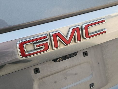 Used 2022 GMC Yukon XL Denali w/ Denali Premium Package RWD image 32