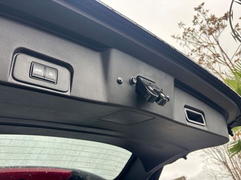 Used 2025 Nissan Rogue SV image 23