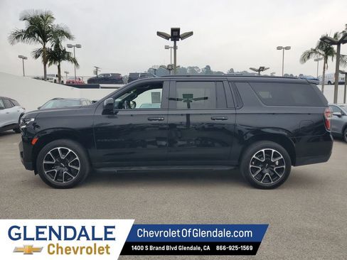 Certified 2021 Chevrolet Suburban RST w/ Rear Media and Nav Package image 15