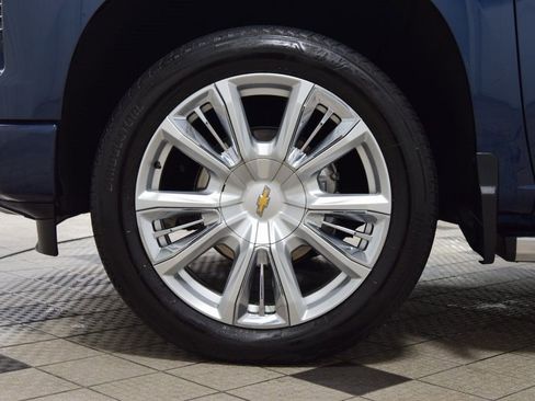 Used 2022 Chevrolet Silverado 1500 High Country w/ High Country Premium Package image 24