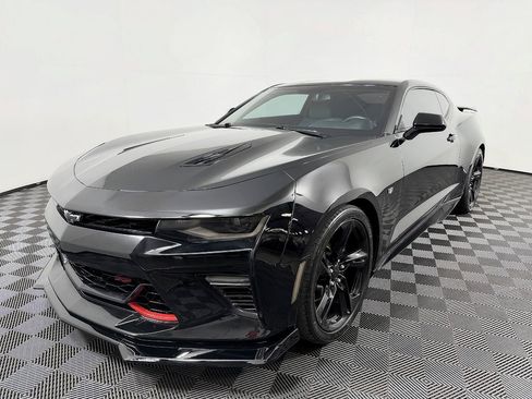 Used 2018 Chevrolet Camaro SS RWD image 2