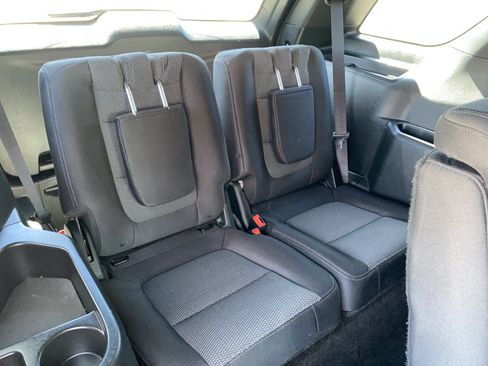 Used 2018 Ford Explorer XLT w/ Equipment Group 201A AWD/4WD image 34