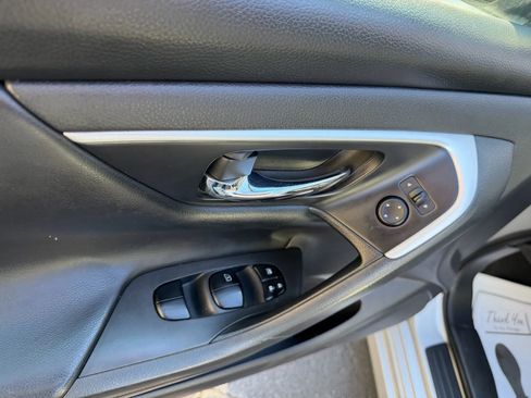 Used 2016 Nissan Altima 2.5 SV FWD image 29