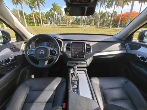 Used 2017 Volvo XC90 T5 Momentum w/ Vision Package FWD image 16