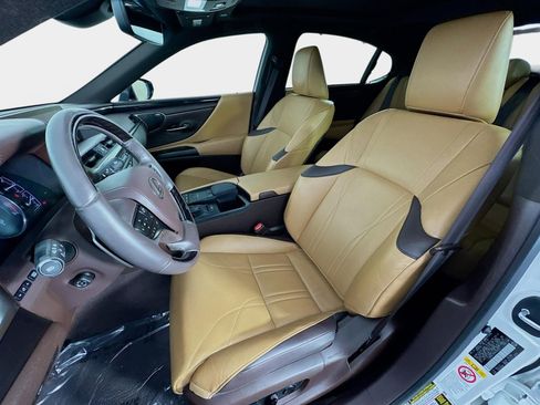 Used 2019 Lexus ES 350 Ultra Luxury image 12