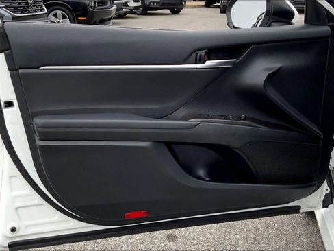 Used 2022 Toyota Camry LE image 21