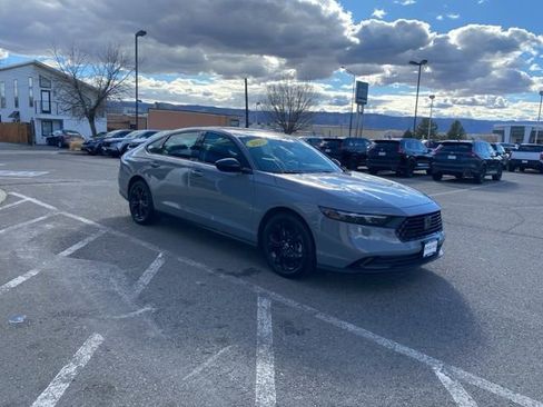 Used 2025 Honda Accord SE image 3