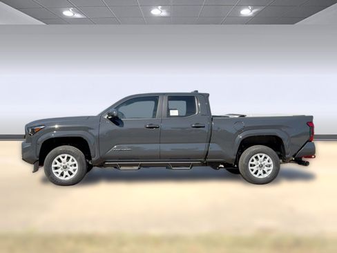 Used 2025 Toyota Tacoma SR5 AWD/4WD image 2