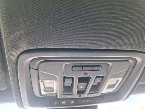 Used 2024 GMC Sierra 1500 AT4 w/ Technology Package AWD/4WD image 19
