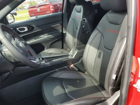 Certified 2025 Jeep Compass Trailhawk w/ Trailhawk Elite Group AWD/4WD image 25