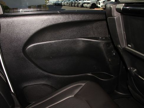 Used 2023 Chrysler Pacifica Touring-L w/ Uconnect Theater Family Group FWD image 28